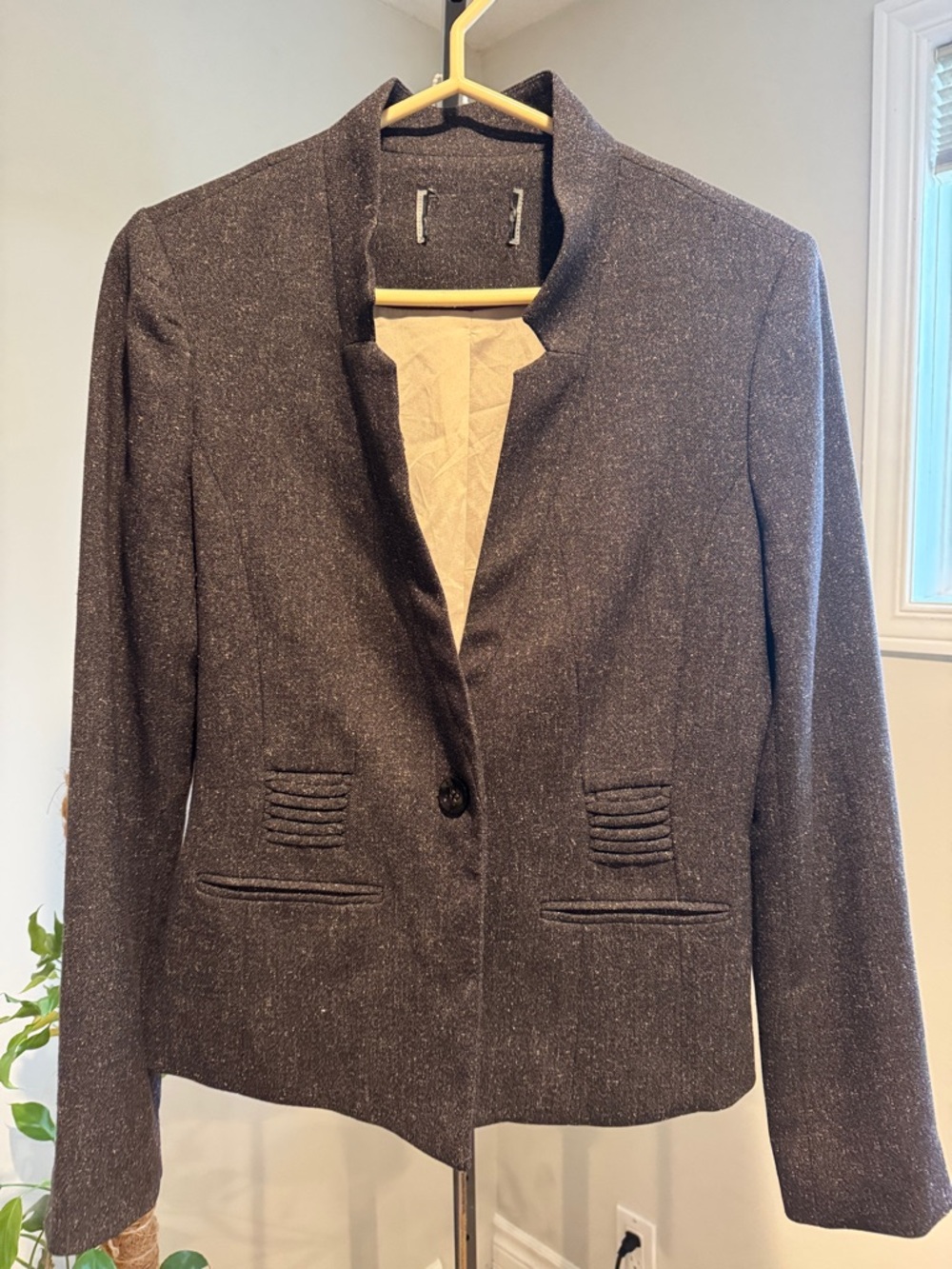 10- No Brand Tag